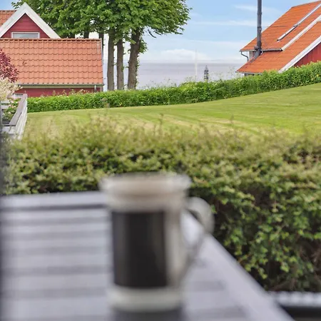 Lovely Summer House With Sea View Дом отдыха *