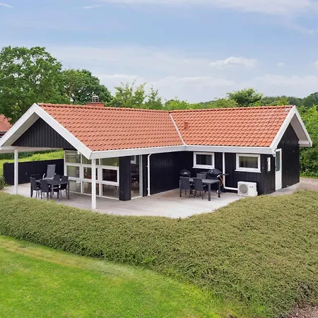 펜션 Lovely Summer House With Sea View *