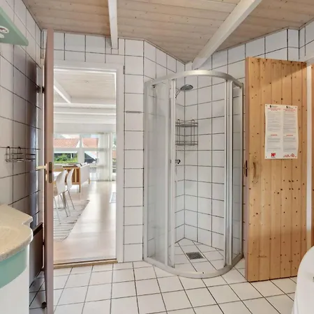 Lovely Summer House With Sea View 펜션