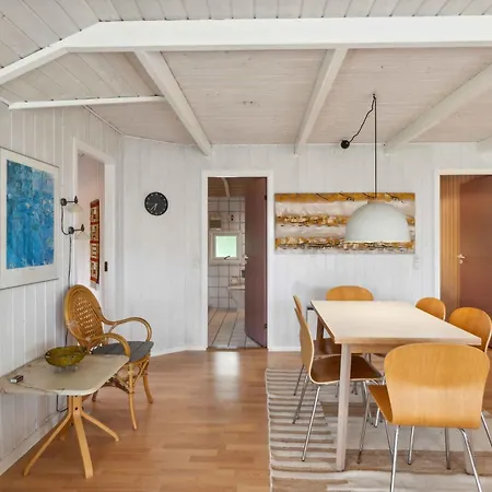 Lovely Summer House With Sea View 펜션 하데르슬레우