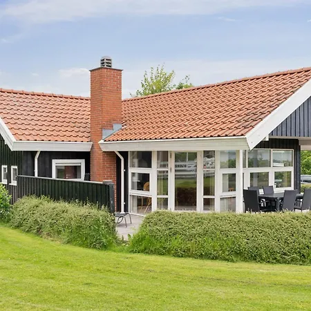 Дом отдыха Lovely Summer House With Sea View Хадерслев