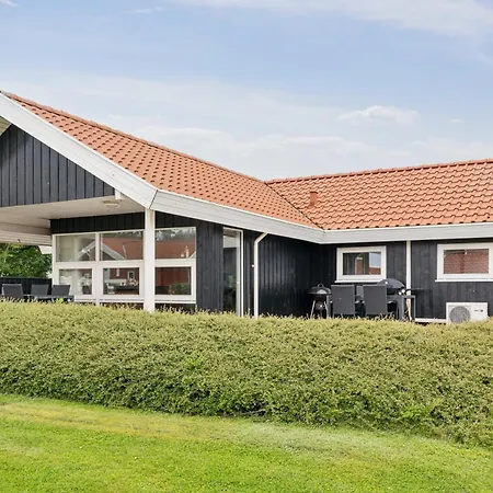 Lovely Summer House With Sea View