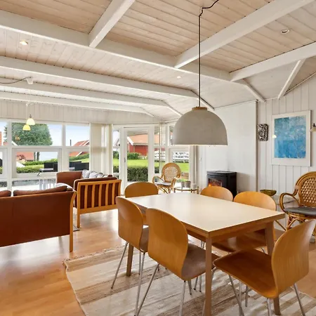 Lovely Summer House With Sea View Хадерслев