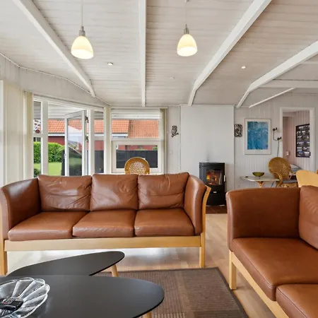 Lovely Summer House With Sea View * 哈泽斯莱乌